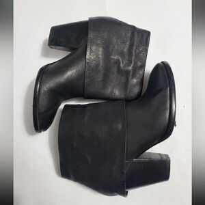 Vince Camuto bootie size 8